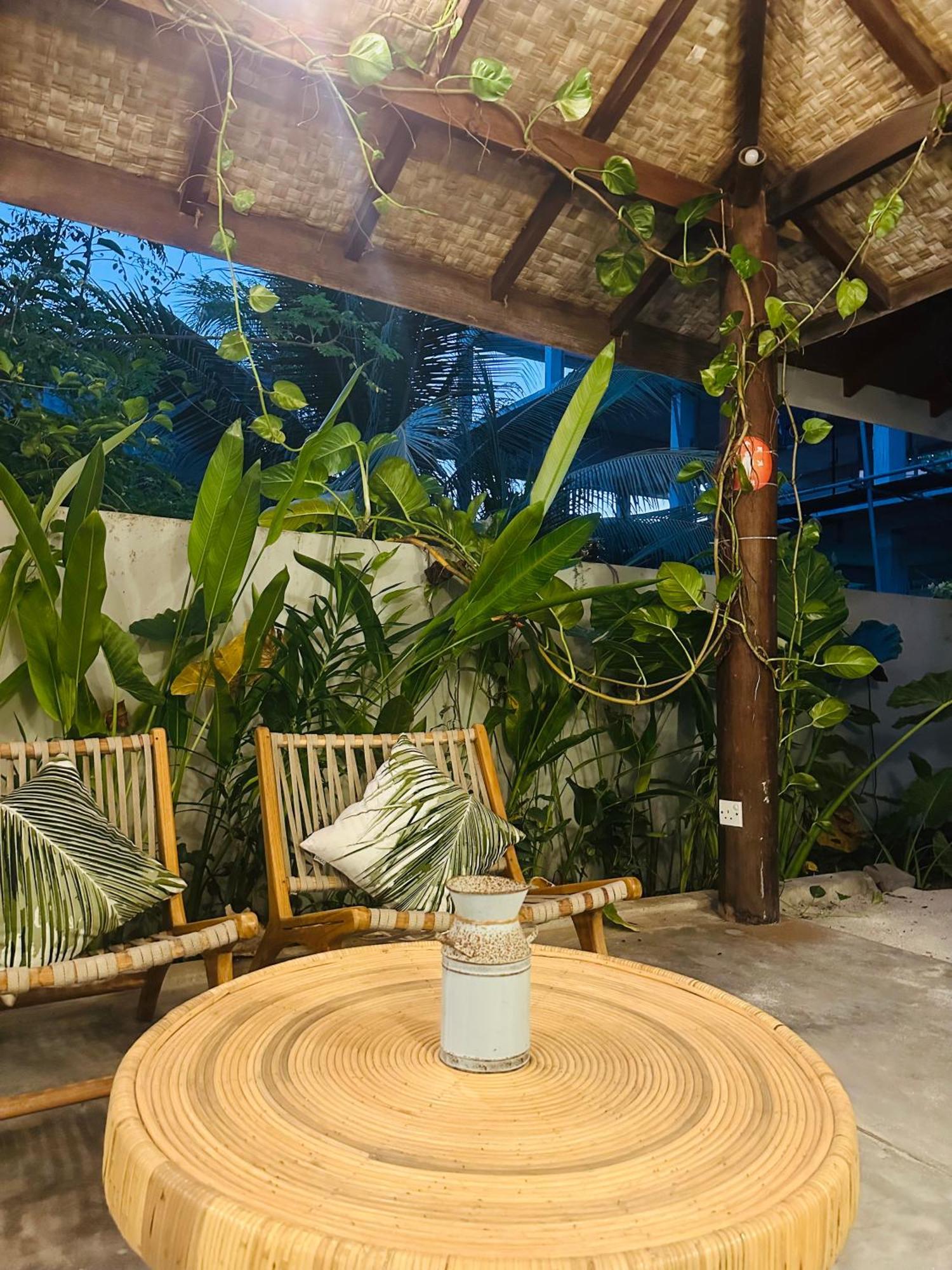 Thundi Sea View Hotel Fulidhoo Bagian luar foto