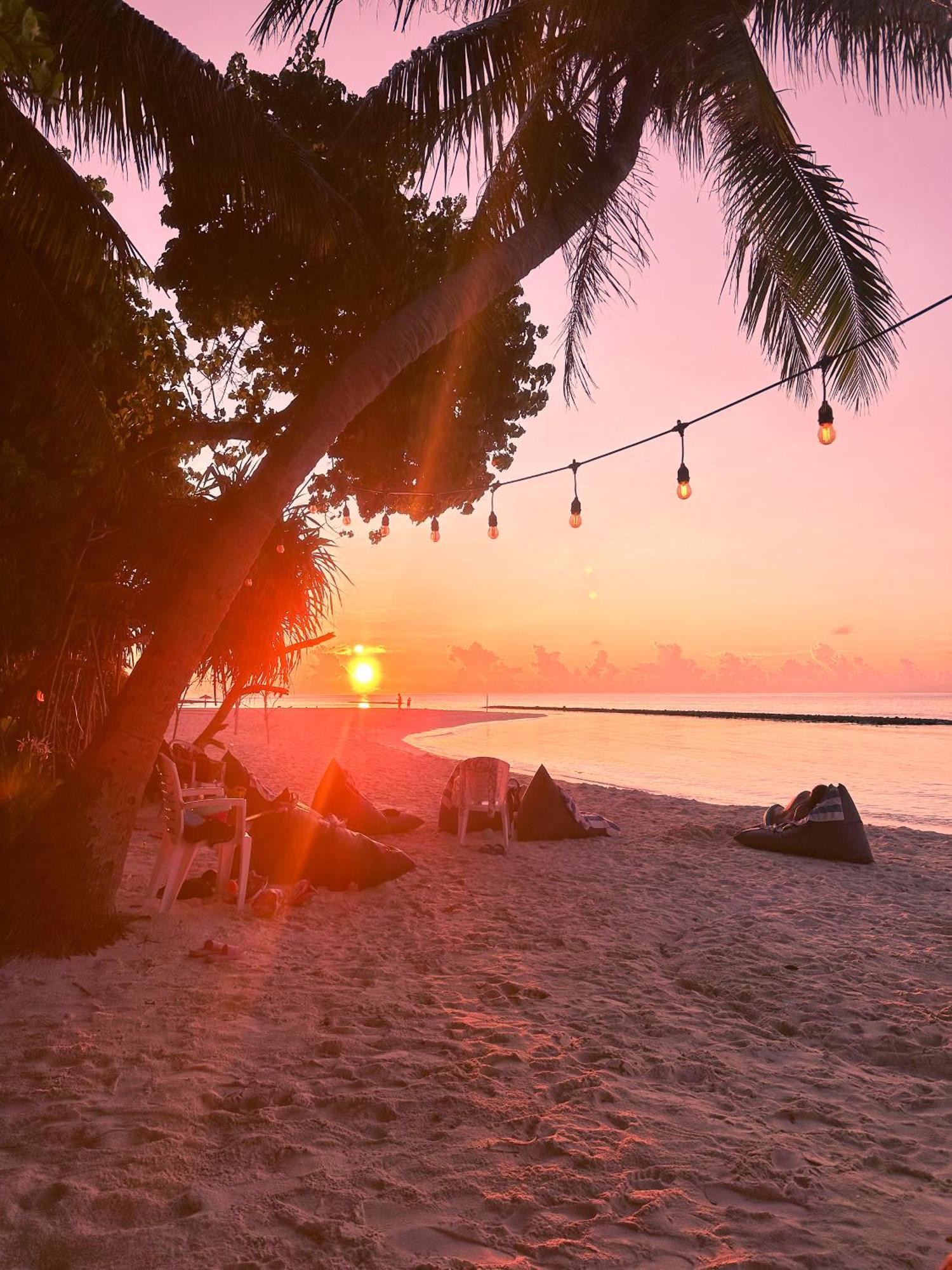 Thundi Sea View Hotel Fulidhoo Bagian luar foto