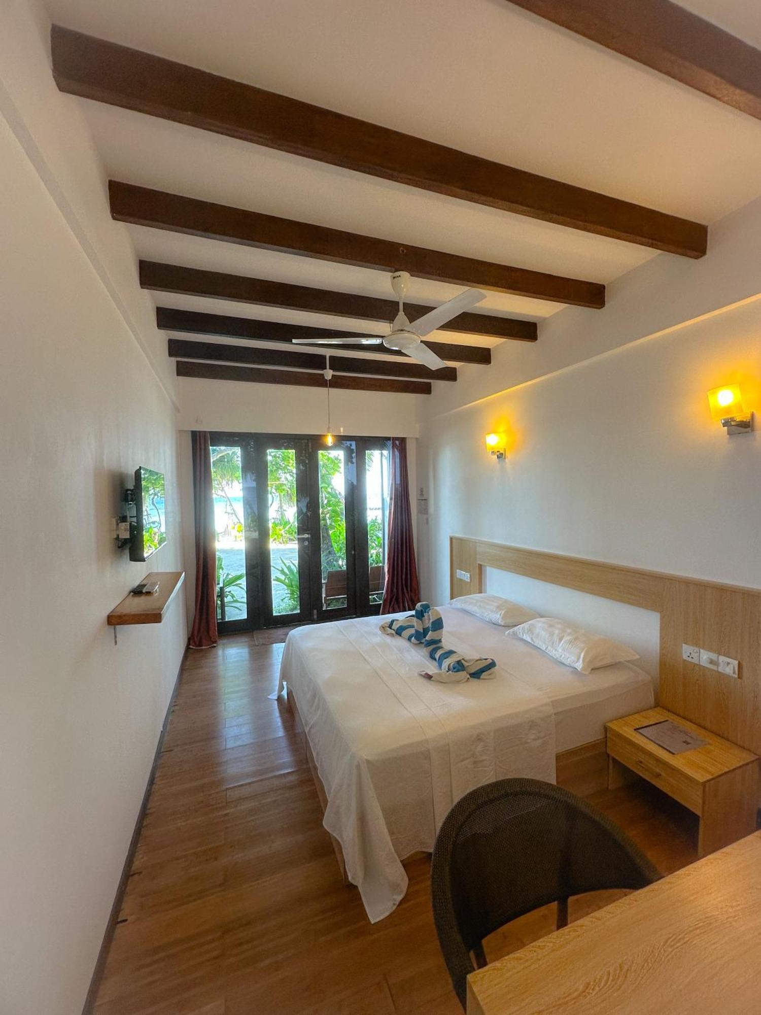 Thundi Sea View Hotel Fulidhoo Bagian luar foto