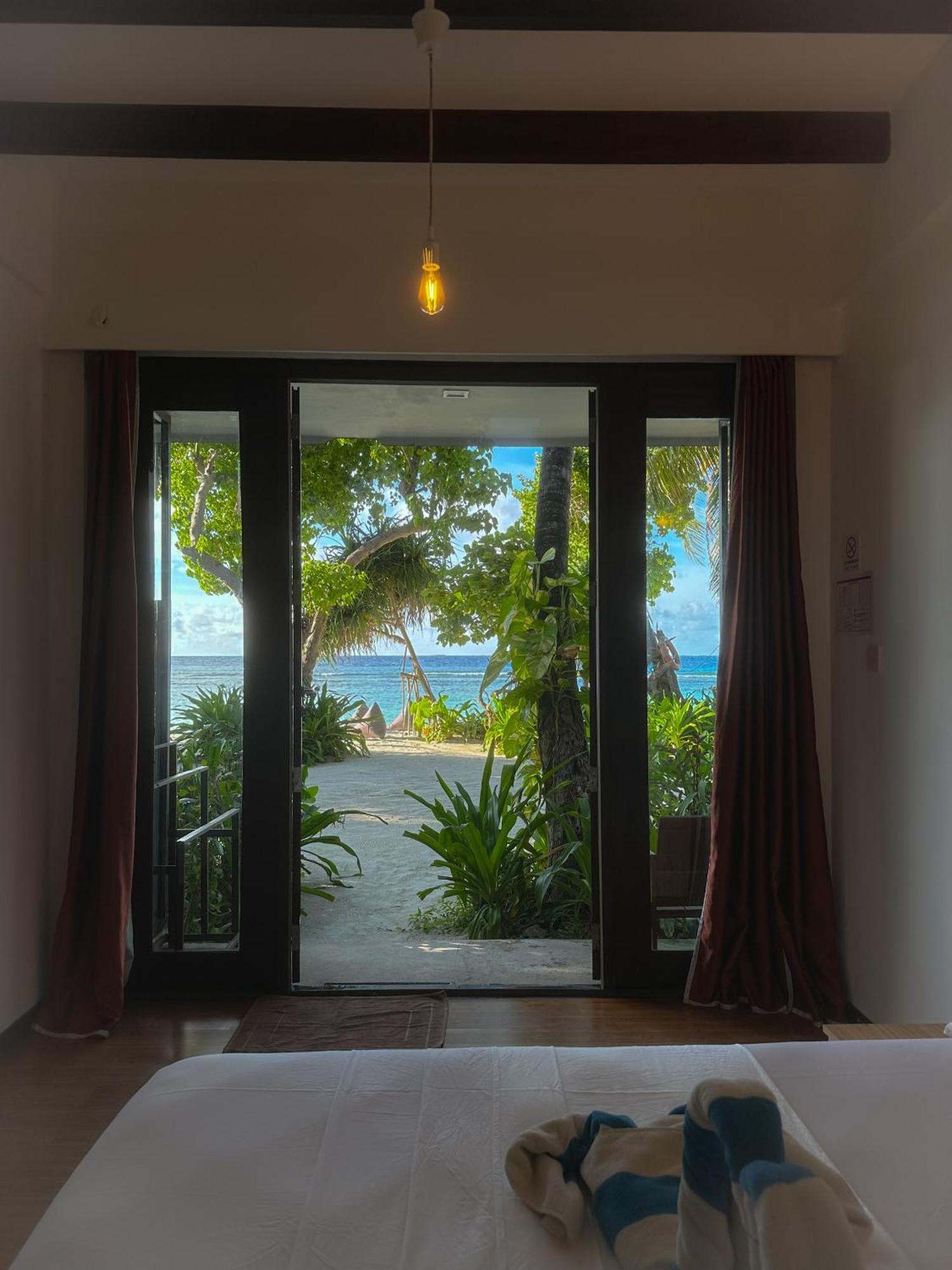 Thundi Sea View Hotel Fulidhoo Bagian luar foto